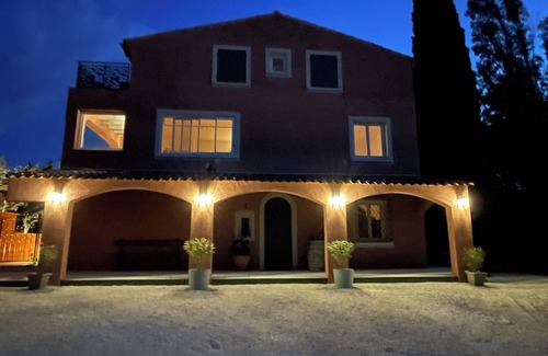 Mirabel-aux-Baronnies Apartamento | Large apartment for 4 people in a house with swimming pool