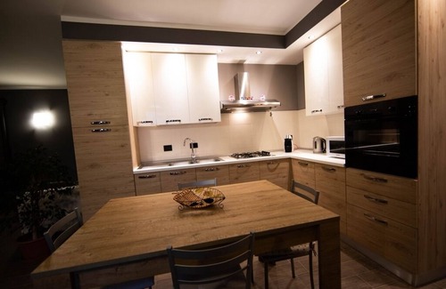 Villafranca Piemonte Cama Y Desayuno | Amplio apartamento con vista al jardín adecuado para cicloturismo