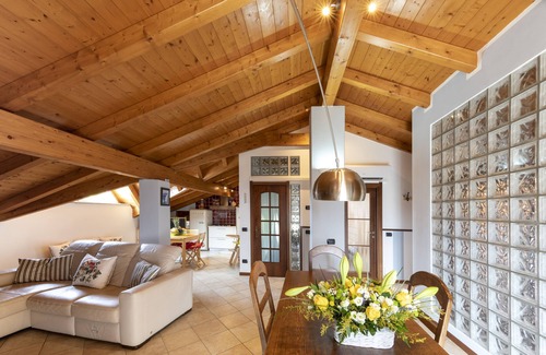 Gravellona Toce Apartamento | Amplio apartamento con impresionantes vistas al lago Maggiore
