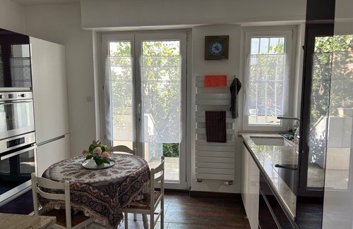 Huningue Apartamento | Large apartment 300m from Passerelle des 3 Pays, with balcony, garden, quiet location