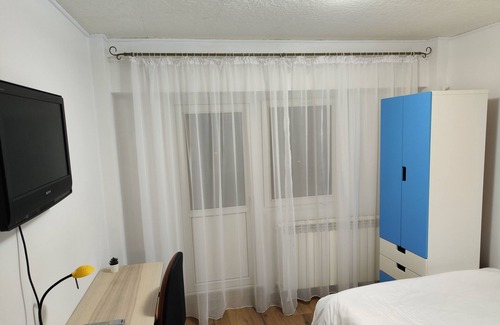 Sector 6 Apartamento | Large Apartment Bucharest 3 Rooms w/2 Balconies only 15 min to Old Town