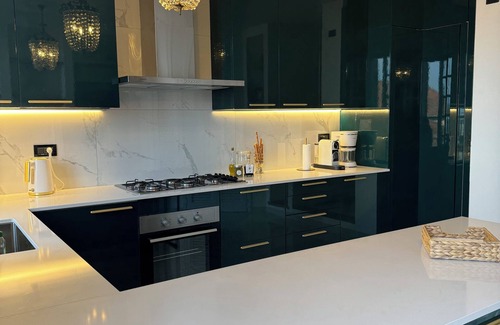 Biella Apartamento | Large apartment in Biella, Italy located on historic Piazza Cisterna