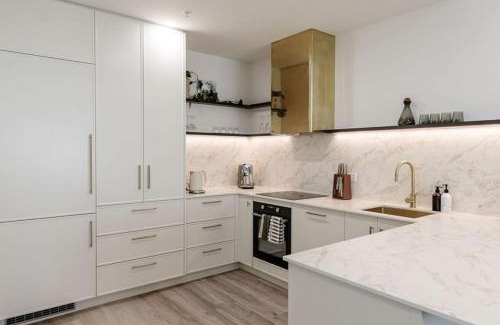 Launceston CBD Apartamento | Large Apartment in Launceston- Timeless Luxury