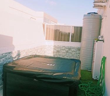 Bordj el Kiffan Apartamento | Large Apartment, Sea View, Jacuzzi & Family Games
