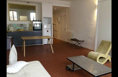 Hotel-de-Ville Apartamento | Large Apartment ❤️typical historic district of Marseille old port basket
