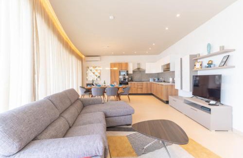 Tal-Ibrag Apartamento | Large apartment with pool