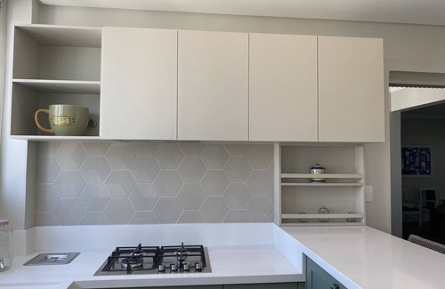Barra Sul Apartamento | Amplio apartamento a 1 cuadra del mar, Av Brasil, 3 habitaciones, más dep, garaje privado