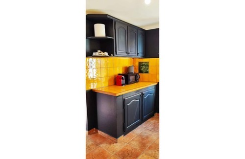 Vinon-sur-Verdon Casa | Large Artist's House with Terrace / Bright, warm and calm!