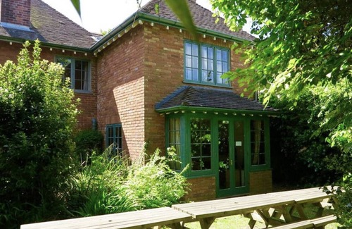 New Forest District Cabaña | ¡AÑO NUEVO DISPONIBLE! 7 habitaciones Arts & Crafts Cottage en Lymington cerca de la costa