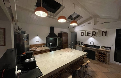 Saint-Denis-d'Oleron Casa | Large atypical house in the town center near the market, 5 minutes of beach