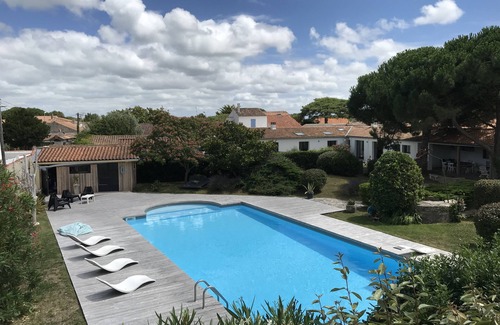 Saint-Denis-d'Oleron Casa | Large atypical house in the town center near the market, 5 minutes of beach