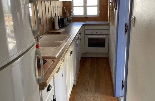 Gruissan Plage Chalet De Esquí | Large authentic chalet, close to the sea, sleeps 10