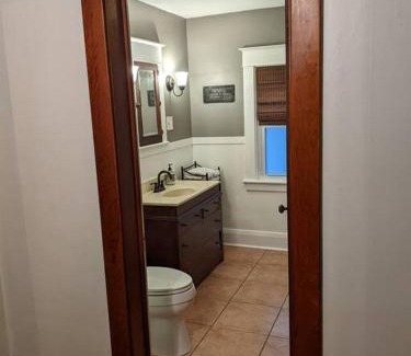 Fredonia Apartamento | Large Bakery Apartment - Central Downtown Location
