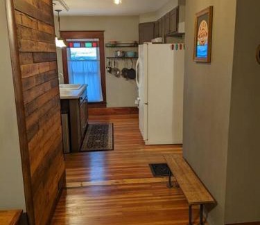 Fredonia Apartamento | Large Bakery Apartment - Central Downtown Location