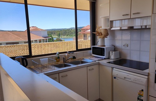 Greenway Apartamento | Large Balcony, Lake Views, Full Kitchen, Washer and Dryer