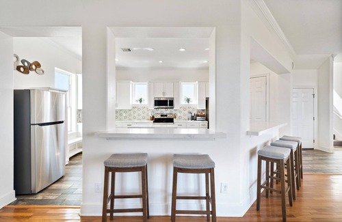 Red Fish Cove Casa | Large Bayfront home ideal for beautiful fall weekends at the beach!