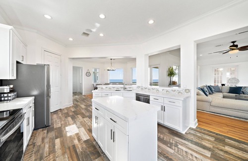 Red Fish Cove Casa | Large Bayfront home ideal for beautiful fall weekends at the beach!