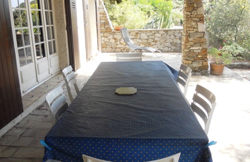 La Londe-les-Maures Casa | Large beachfront villa 6 bedrooms sleeps 14