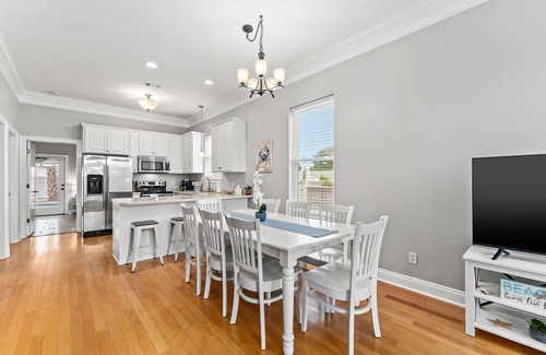 Holiday Beach Casa | Large Beach House w/Private Heated Pool, 5 Minute Walk to Beach & Restaurants!