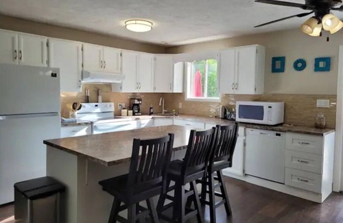 Sauble Beach Casa | Large Beach Home with private yard.