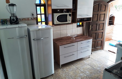Arraial do Cabo Casa | Gran casa de playa WIFI, piscina + barbacoa, 03 habitaciones (1 suite), jardines, 4 camas