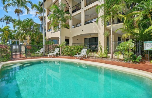 Yorkeys Knob Apartamento | Large Beachfront Apartment