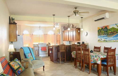 Sittee River Casa | Hermosa casa grande en playa privada