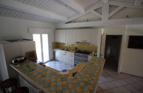 Besse-sur-Issole Villa | Grandes y hermosas Villa 12 personas, árboles y flores en 5400m2.
