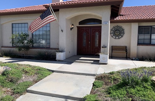 Ridgecrest Casa | Large Beautiful Home Centrally located