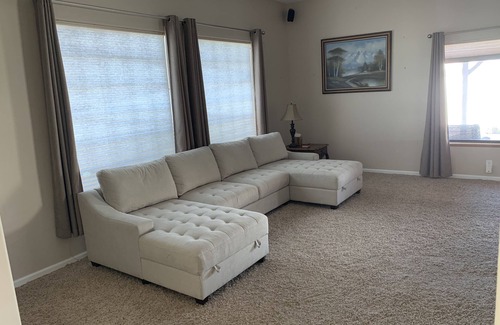 Ridgecrest Casa | Large Beautiful Home Centrally located