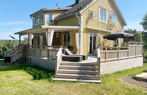 Bjorndalen Casa | Large, beautiful house in Laxne/Gnesta near lake and nature | SE13026