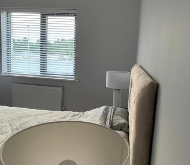 County Cork Casa | Large bedroom near to the center
