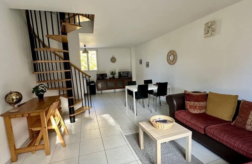 Pont-Saint-Esprit Apartamento | 8 - La Parenthèse-Apartamento-Vista al Jardín-Baño con ducha