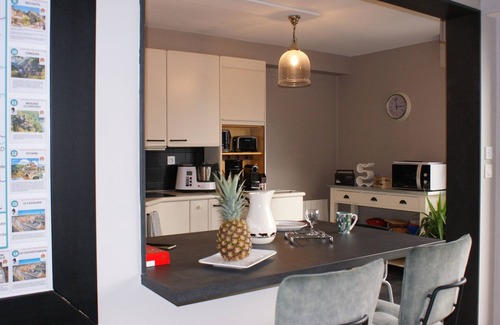 Rodez Apartamento | Large, bright, quiet apartment, not overlooked, close to town center.