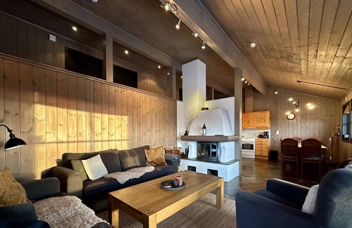 Ringsaker Casa | Centrally located cottage at Sjusjøen ski center.