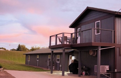 Coon Valley Casa | Large Cabin Retreat | Games, Nature & Fire-pit