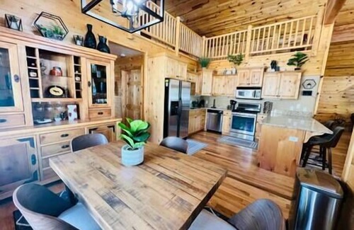 Duck Creek Village Casa | Large Cabin, In The Trees, Lots of Parking, adventure, and wildlife viewing