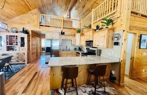 Duck Creek Village Casa | Large Cabin, In The Trees, Lots of Parking, adventure, and wildlife viewing