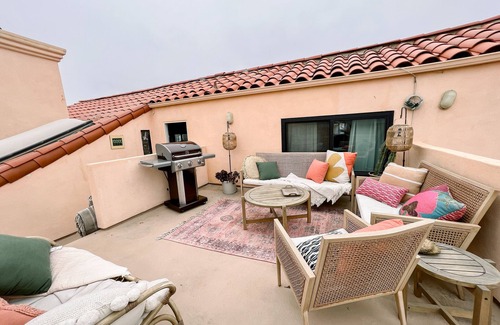 Hollywood Casa | Large California Beach House Impeccably Designed for Comfort 20 Steps to Beach!