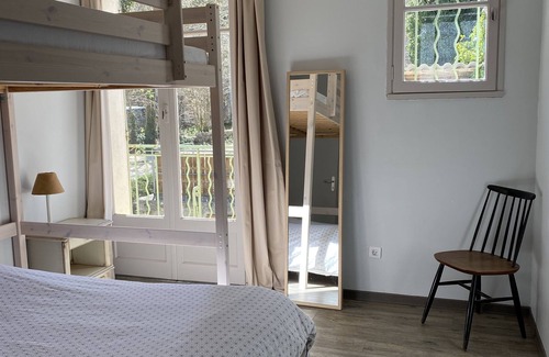 Meounes-les-Montrieux Casa | House with large capacity in the middle of a green hamlet