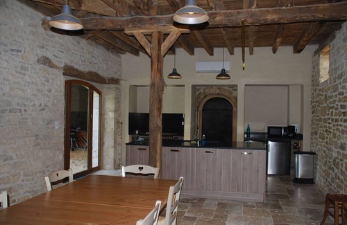 Themines Casa | Casa de gran capacidad con piscina cubierta y grandes espacios exteriores.