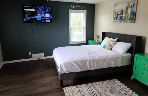 Detroit Apartamento | Large Central Homelike Townhome