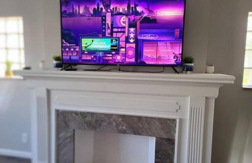 Detroit Apartamento | Large Central Homelike Townhome
