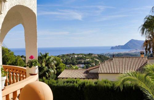 Altea la Vella Chalet De Esquí | Large chalet with private pool