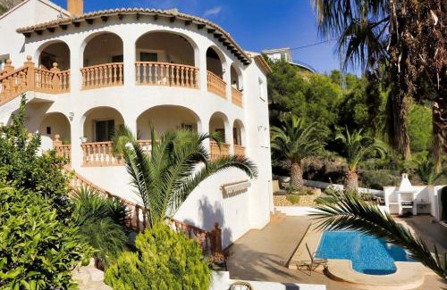 Altea la Vella Chalet De Esquí | Large chalet with private pool