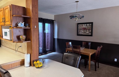 Moose Jaw Casa | Large Charcter Home