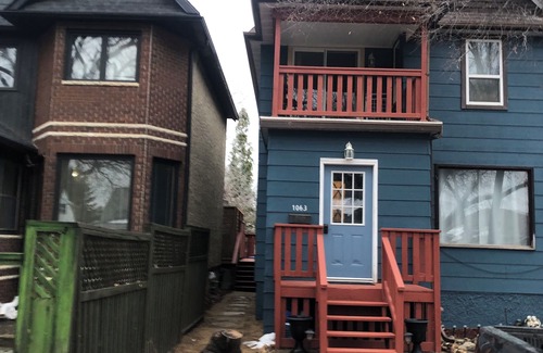 Moose Jaw Casa | Large Charcter Home