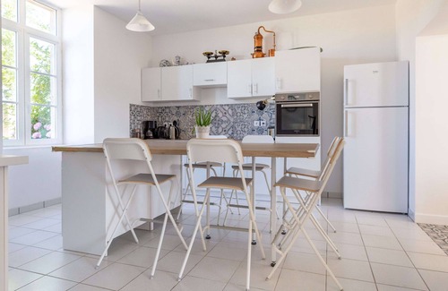 Plomeur Casa | Large & Charming house / 5 mins from beach / 6 Bedrooms