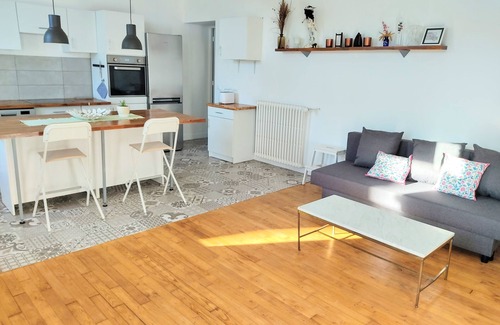 Plomeur Casa | Large & Charming house / 5 mins from beach / 6 Bedrooms