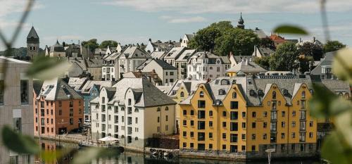 Alesund Apartamento | Large city apartment with sea view and parking